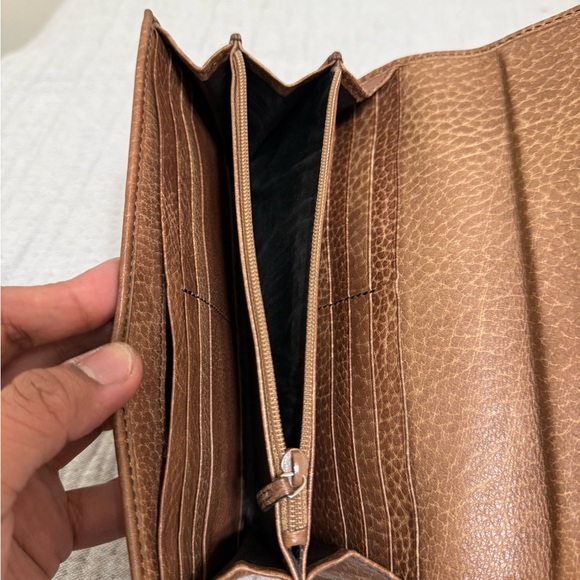 Gucci Classic Brown and Tan GG Wallet - Picture 9 of 12